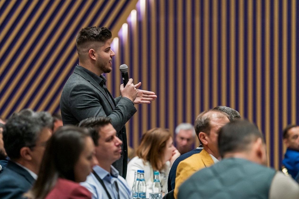 Ionuț Carp - Fondator Creaty Agency, speaker la eveniment de marketing